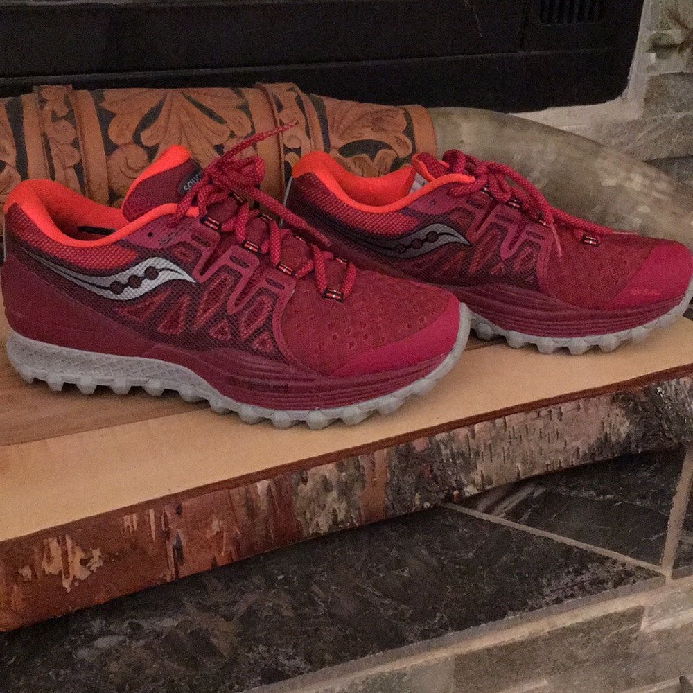 Saucony trail running shoes